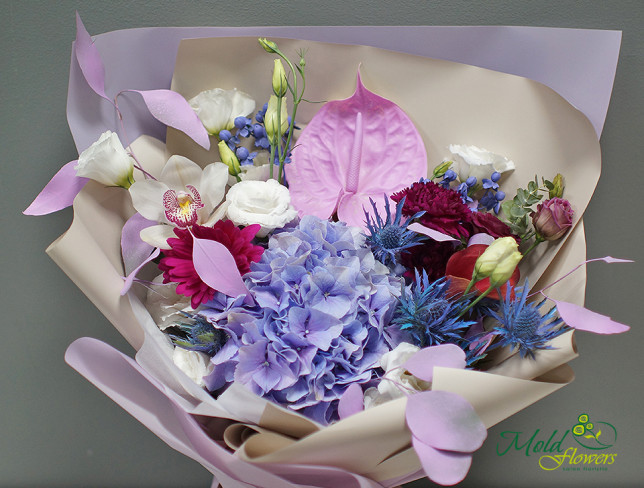 Букет с гортензией, орхидеей, антуриумом и эустомой Фото